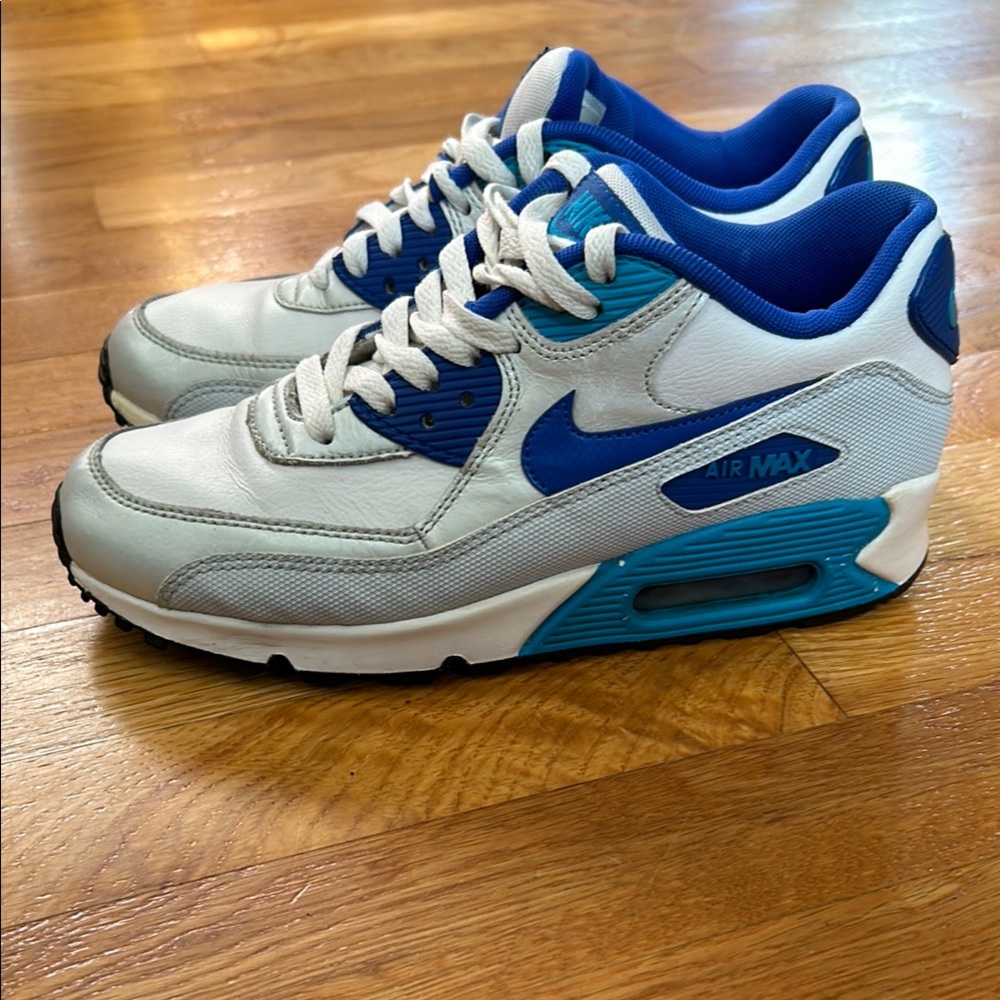 Air Max 90 BG 'White Lyon Blue' Nike White and Blue Athletic Shoes